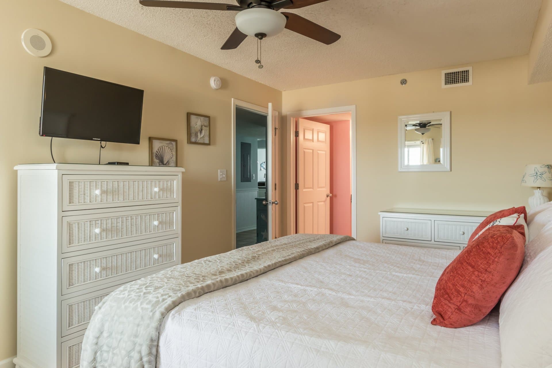 Crescent Shores - S 1010