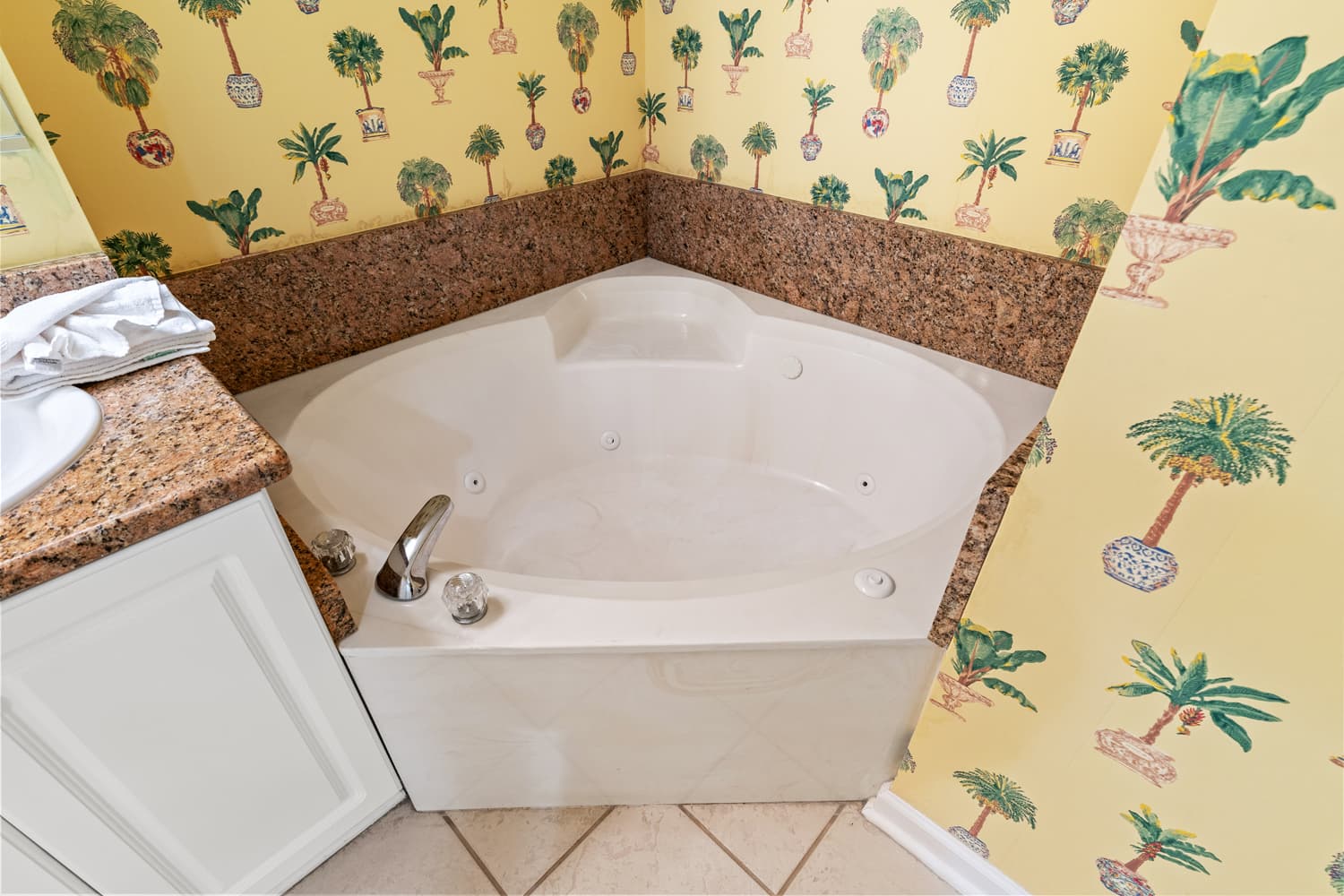 Barefoot North Tower - 609