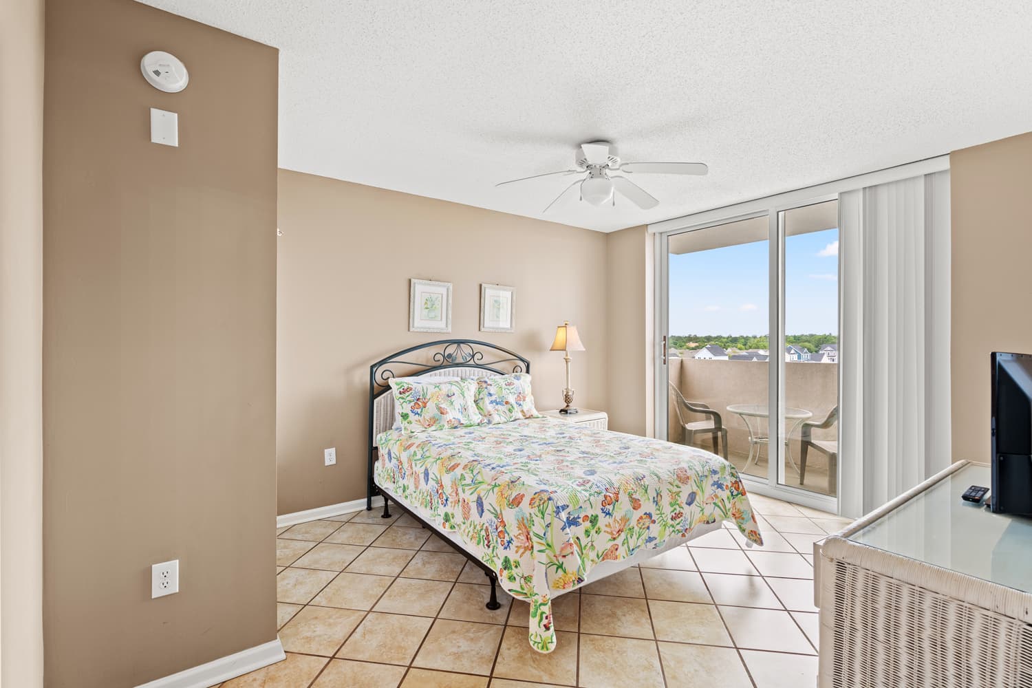 Barefoot North Tower - 609