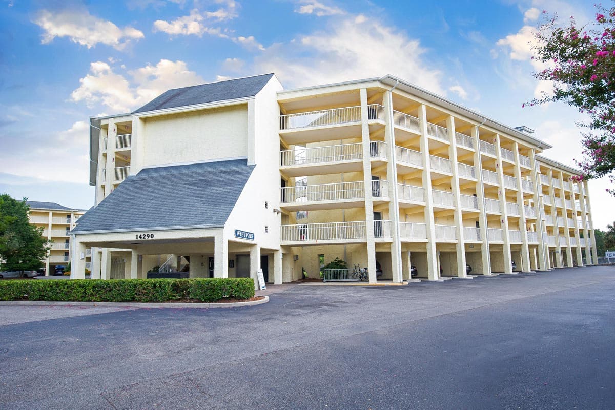 Litchfield Beach and Golf - 1 Bedroom Suite - Summerhouse